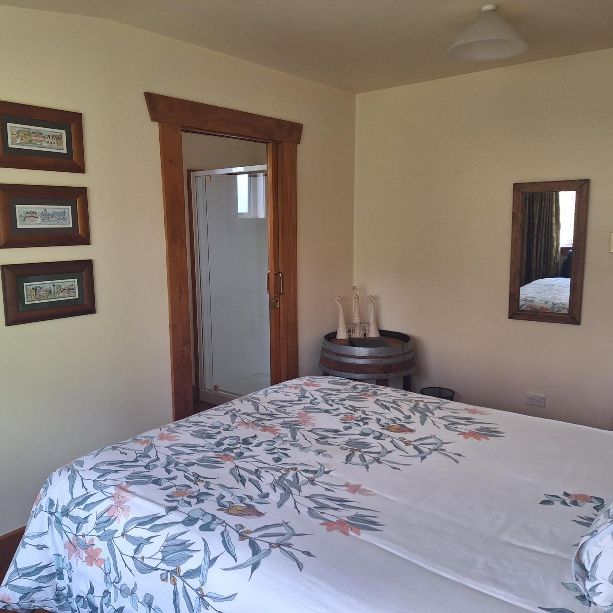 Olde Mill House B&B & Bike2Wine Cycle Hire Renwick Bagian luar foto