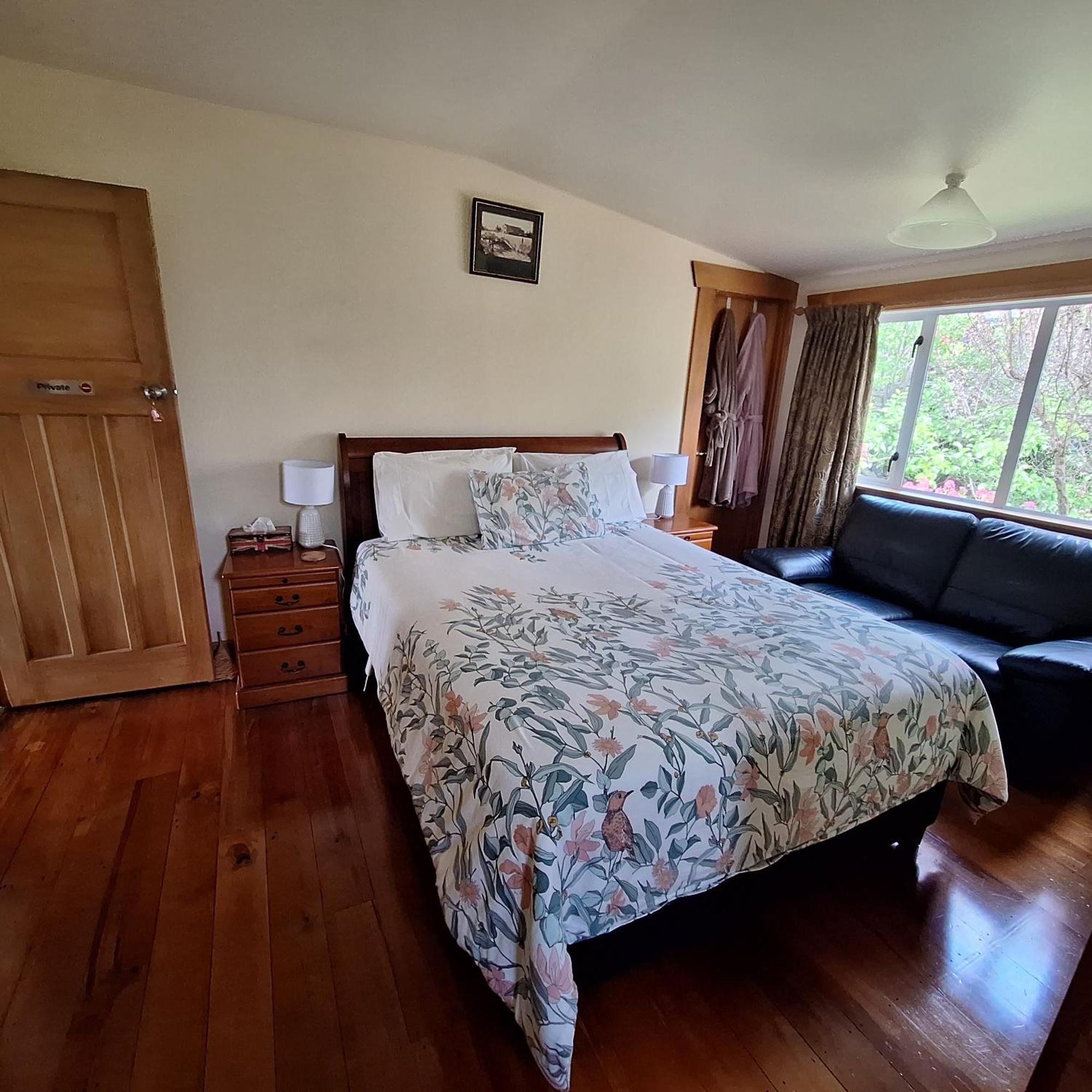 Olde Mill House B&B & Bike2Wine Cycle Hire Renwick Bagian luar foto