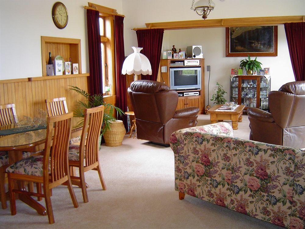 Olde Mill House B&B & Bike2Wine Cycle Hire Renwick Bagian luar foto