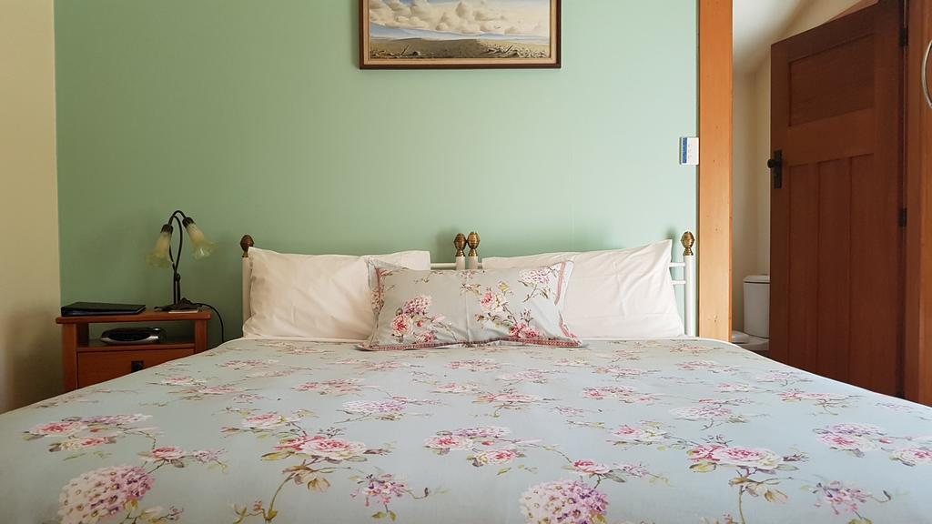 Olde Mill House B&B & Bike2Wine Cycle Hire Renwick Bagian luar foto