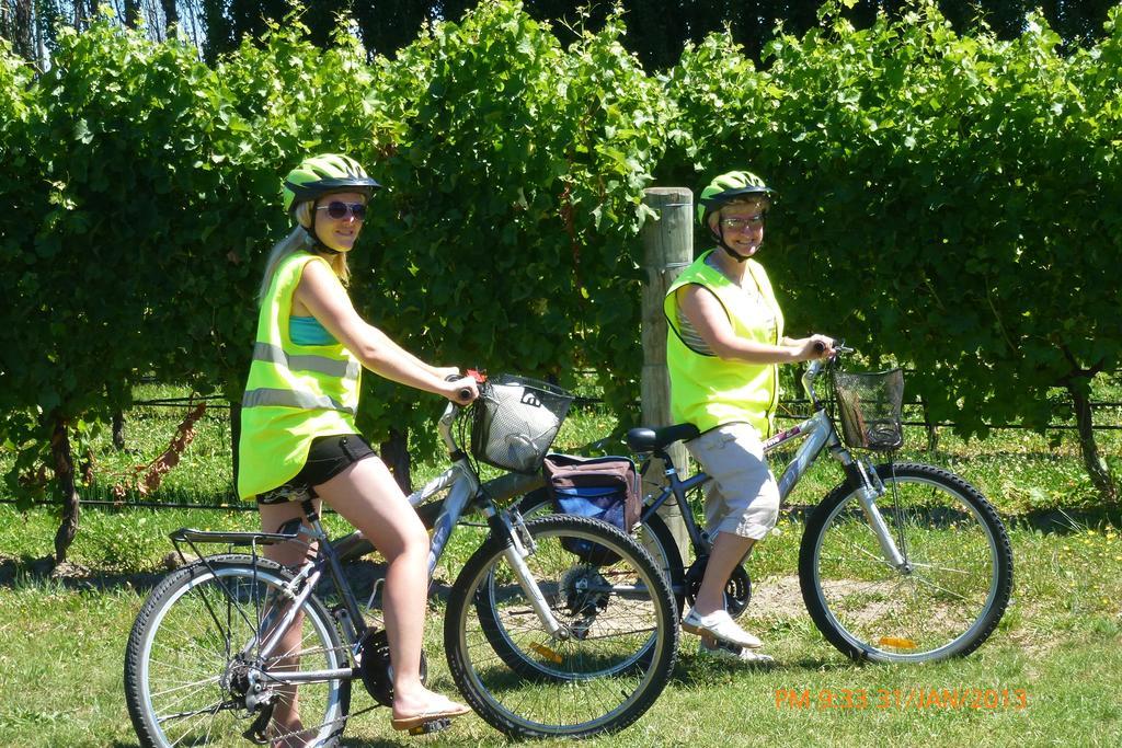 Olde Mill House B&B & Bike2Wine Cycle Hire Renwick Bagian luar foto