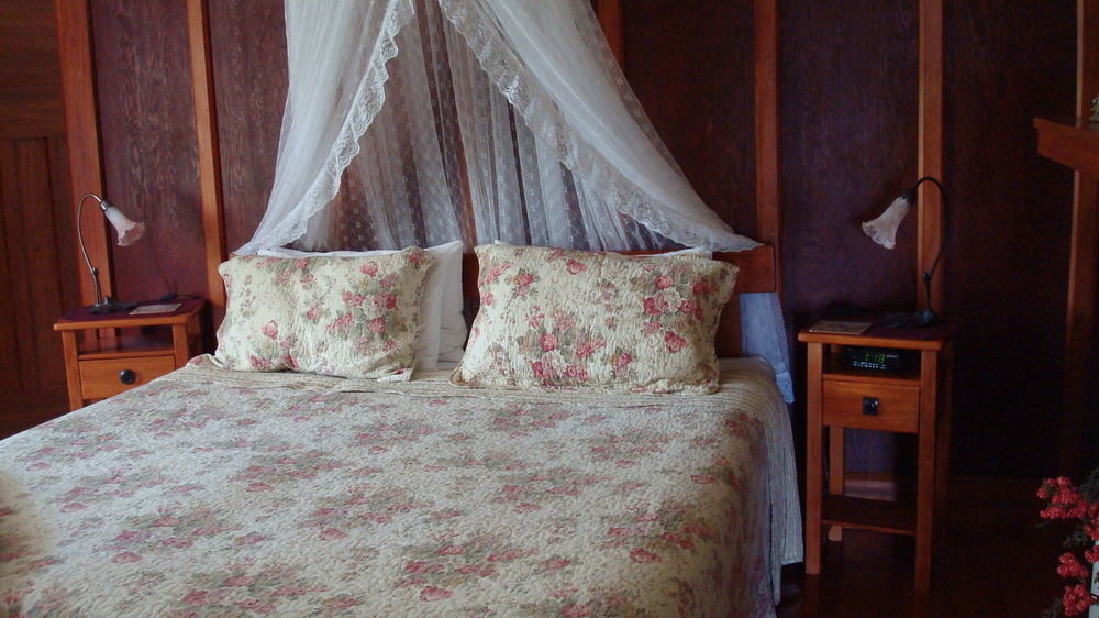 Olde Mill House B&B & Bike2Wine Cycle Hire Renwick Bagian luar foto