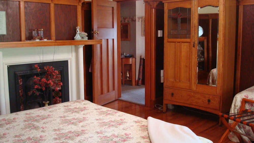 Olde Mill House B&B & Bike2Wine Cycle Hire Renwick Bagian luar foto