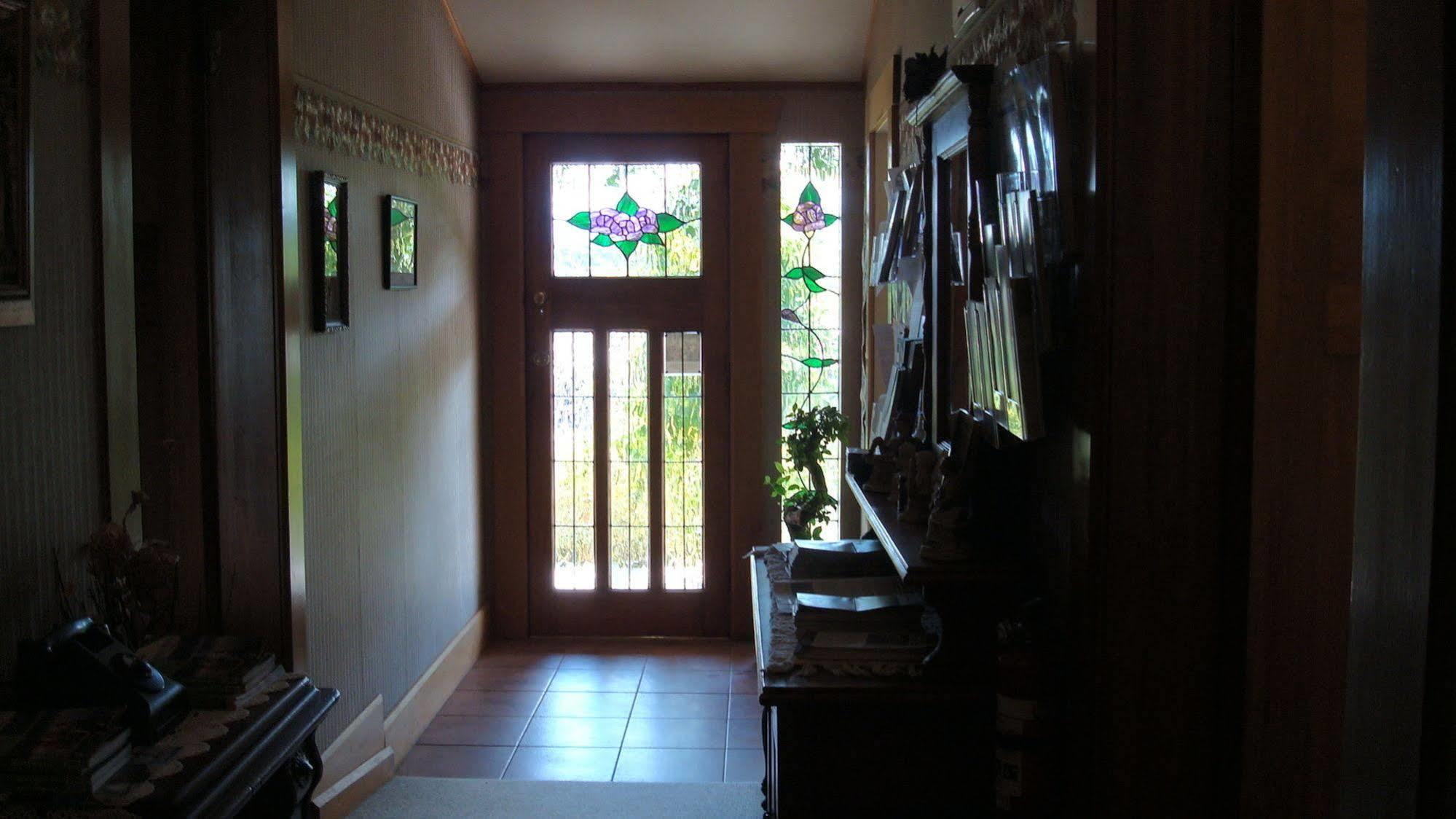 Olde Mill House B&B & Bike2Wine Cycle Hire Renwick Bagian luar foto