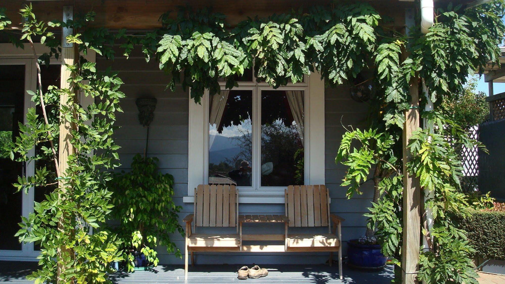 Olde Mill House B&B & Bike2Wine Cycle Hire Renwick Bagian luar foto