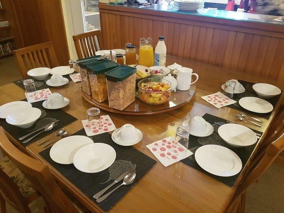 Olde Mill House B&B & Bike2Wine Cycle Hire Renwick Bagian luar foto