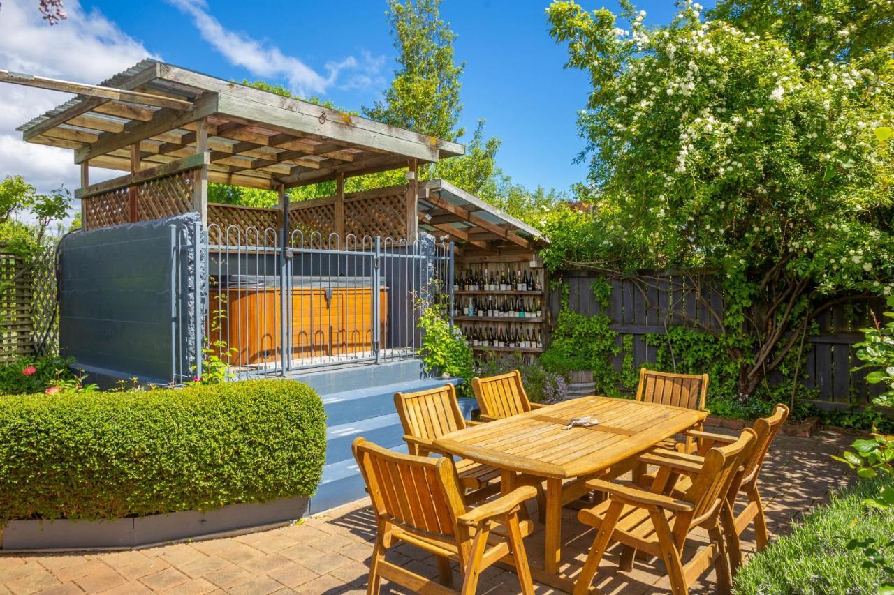 Olde Mill House B&B & Bike2Wine Cycle Hire Renwick Bagian luar foto
